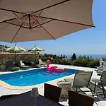 Casa Nova - With Heated Pool Vilă *
