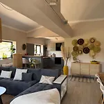 Casa Nova - With Heated Pool Vilă