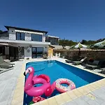 Casa Nova - With Heated Pool