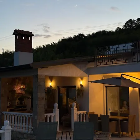 Casa Nova - With Heated Pool Вилла