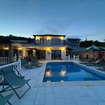 Casa Nova - With Heated Pool *