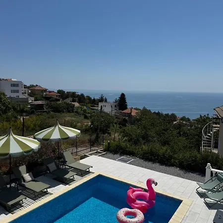 Casa Nova - With Heated Pool 빌라