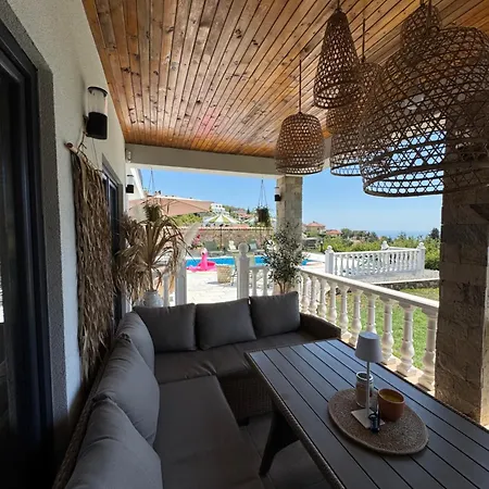 Casa Nova - With Heated Pool 빌라 발치크